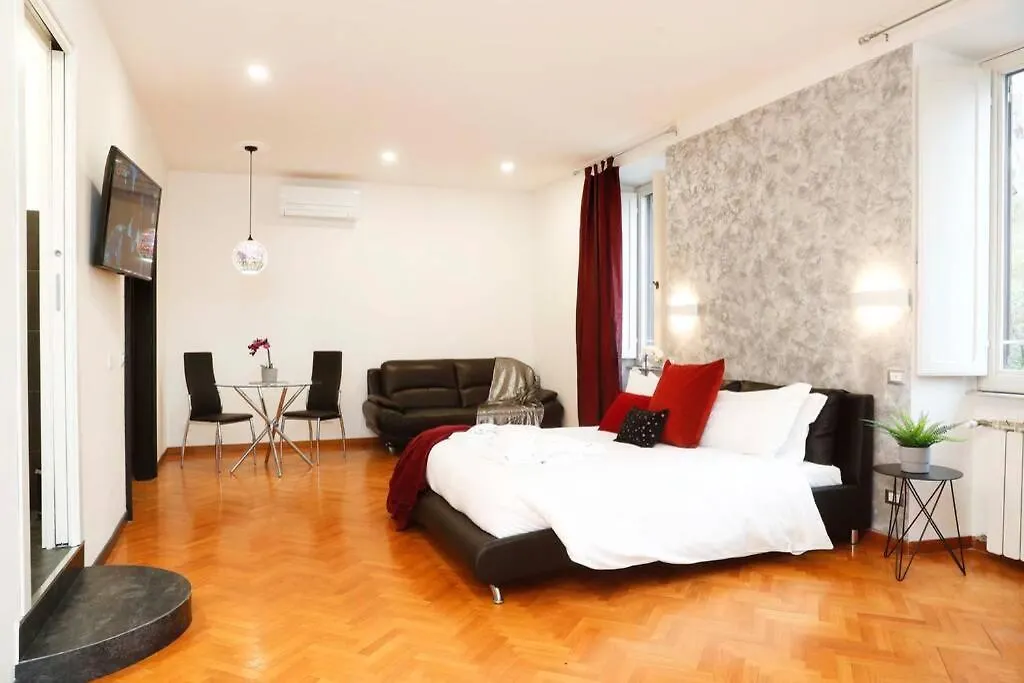 Black Enchanting Jacuzzi Suite Trastevere - Top Collection Rome 0*,