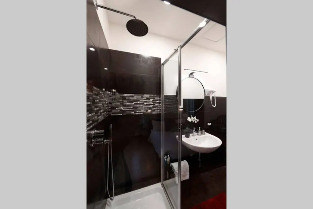 Apartment Black Enchanting Jacuzzi Suite Trastevere - Top Collection Rome Italy